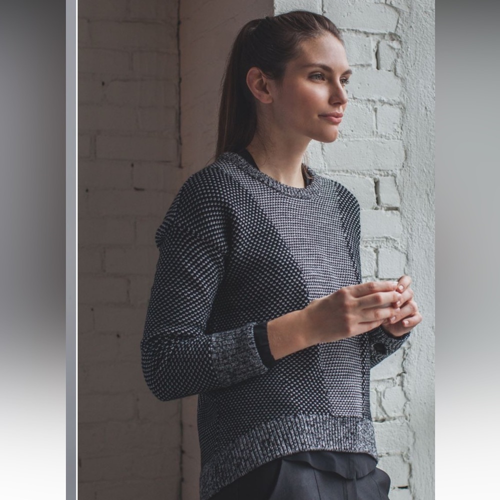 Lululemon Yogi Crew Sweater Black / Heathered Light Grey sz 8.